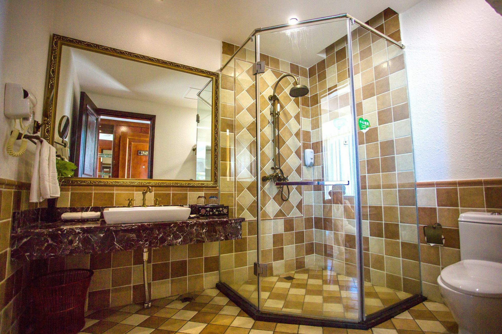 Sisuo Seaview Hotel Szanja Kültér fotó